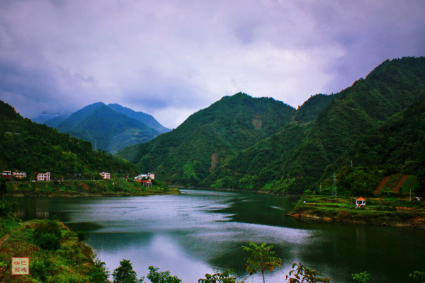 湖北有什么好玩的地方，湖北适合旅游的城市